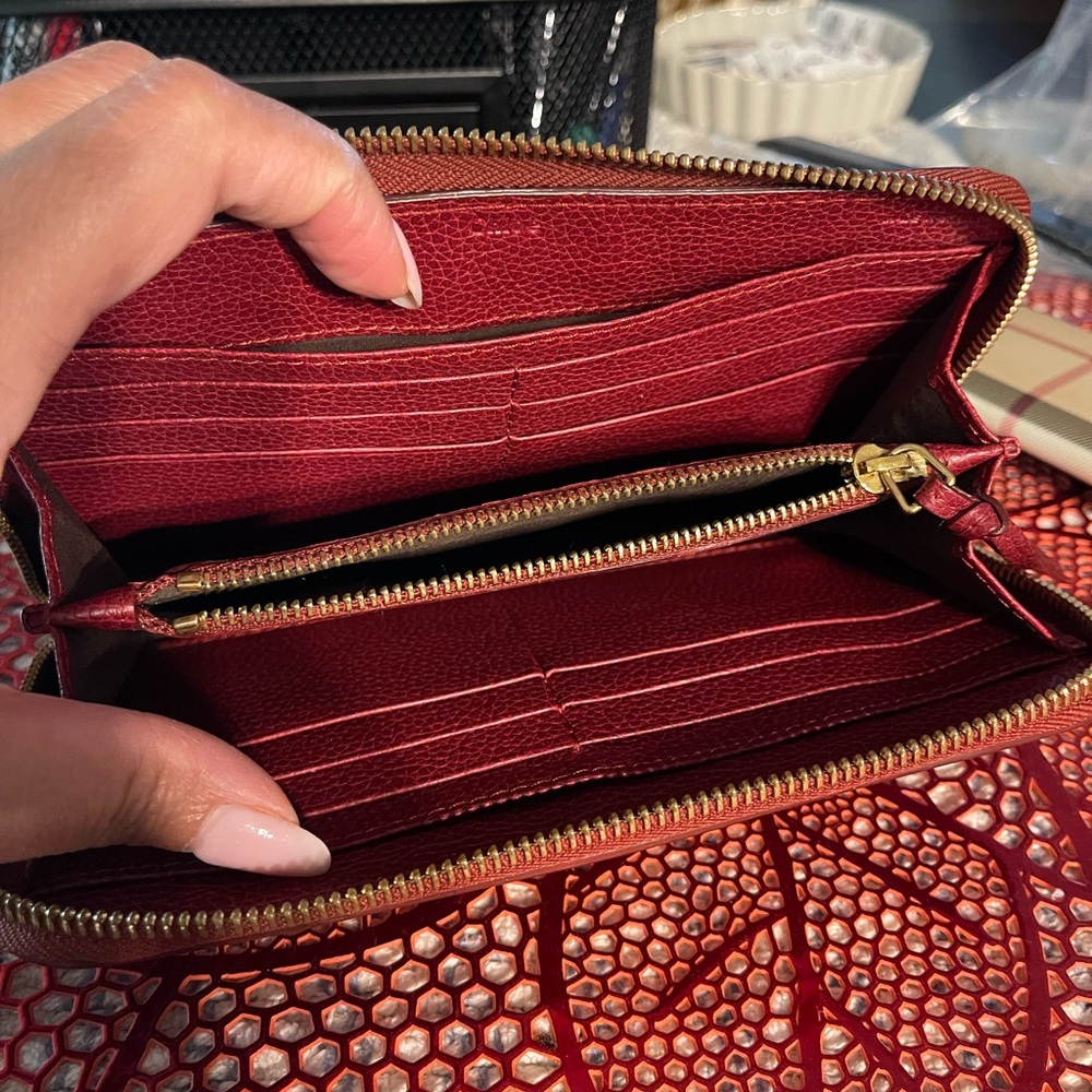Chloe Deep Red Leather Wallet - Picture 7 of 10